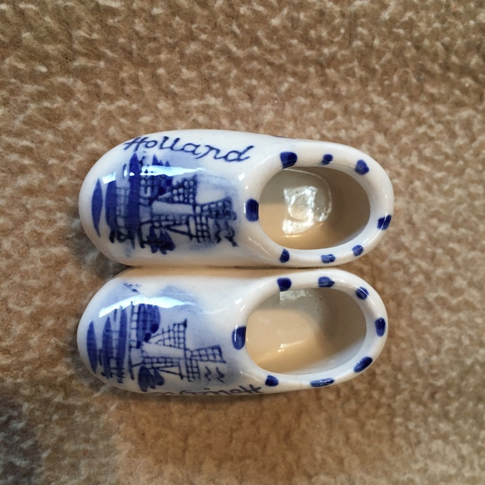 Delftware Holland Shoes Magnet 2”